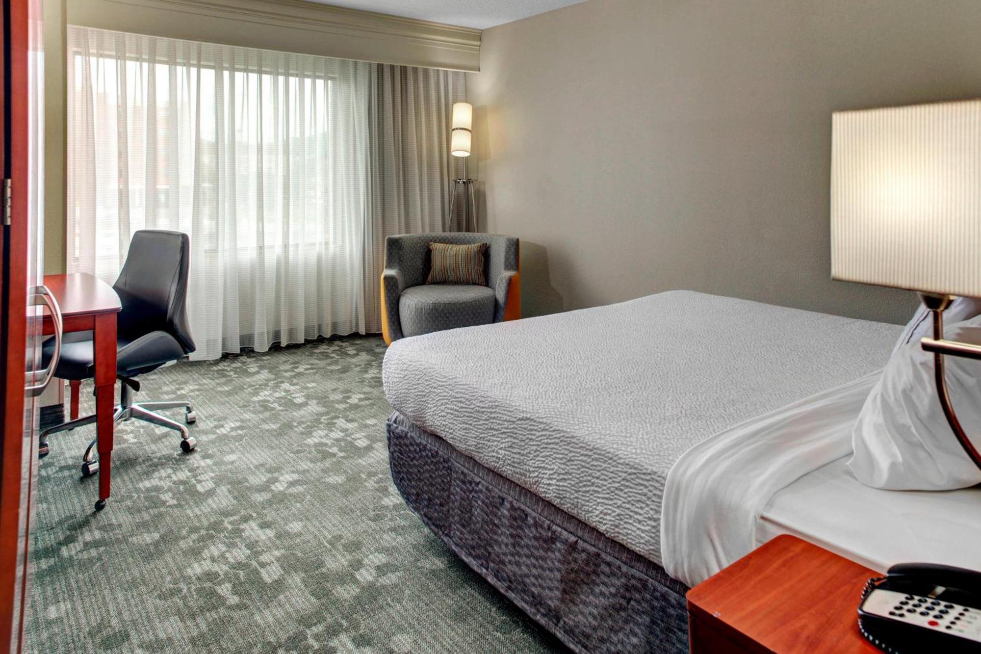 Hotel Courtyard By Marriott Anniston Oxford Exterior foto